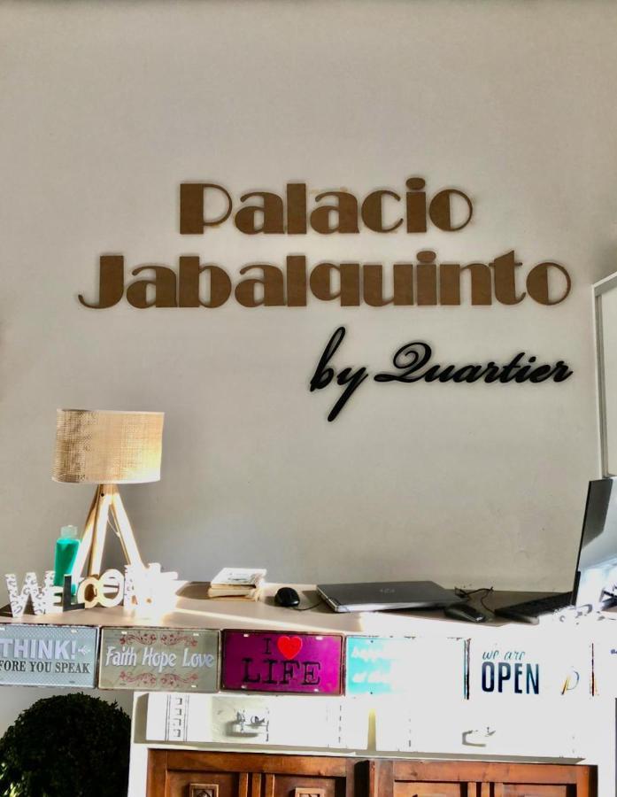 Quartier Leon Hostel Jabalquinto Экстерьер фото