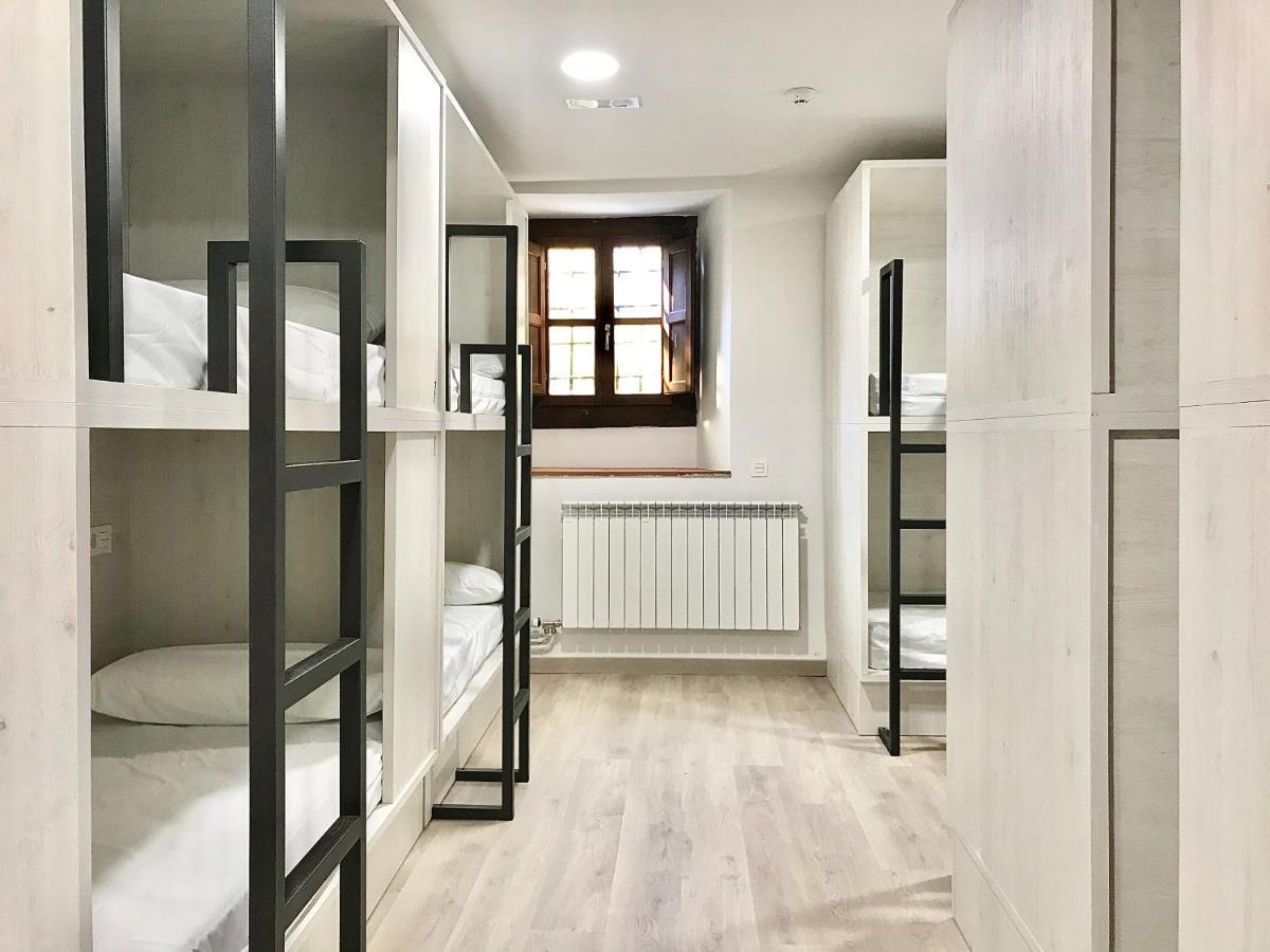 Quartier Leon Hostel Jabalquinto Экстерьер фото