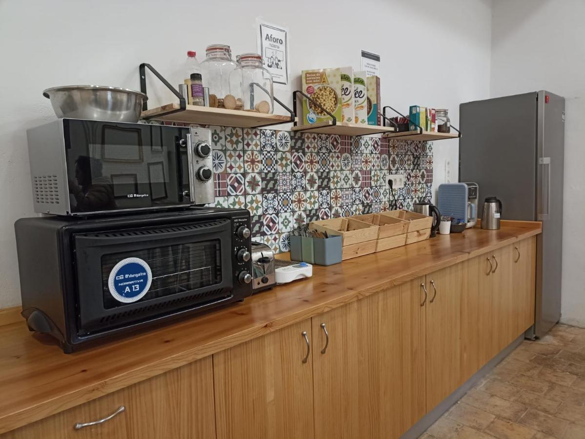 Quartier Leon Hostel Jabalquinto Экстерьер фото