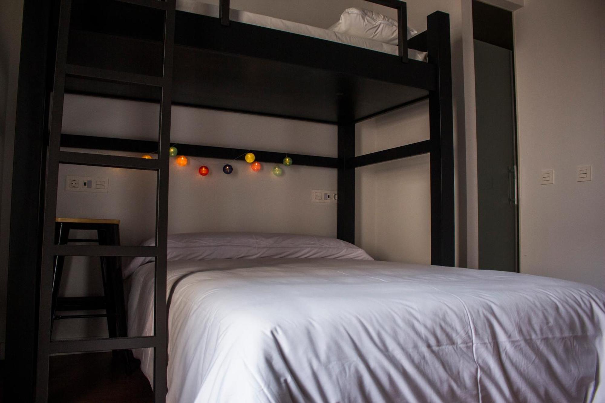 Quartier Leon Hostel Jabalquinto Экстерьер фото