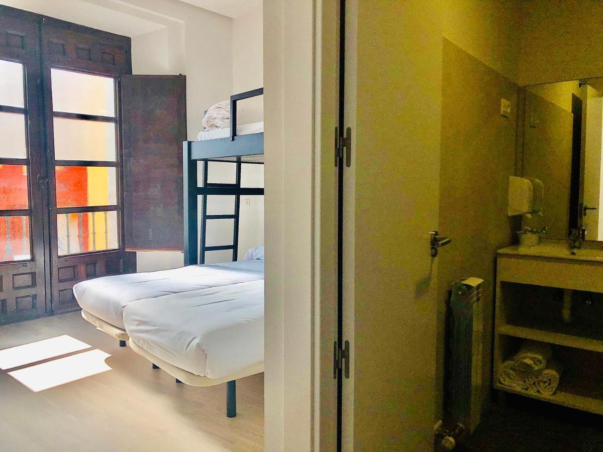 Quartier Leon Hostel Jabalquinto Экстерьер фото
